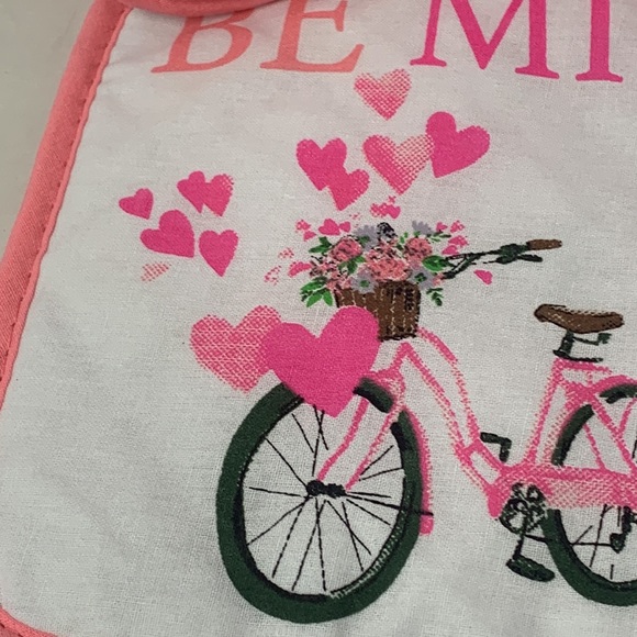 New! Valentine's "Be Mine" Bicycle Hearts Kitchen 2 Pot Holders Set Baking - Picture 12 of 16